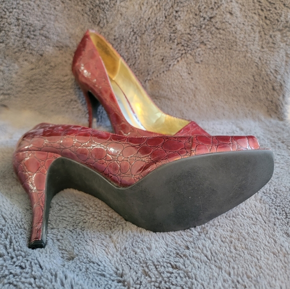 Rampage Mystic Wine Faux Alligator Heels, size 8M - Picture 6 of 12
